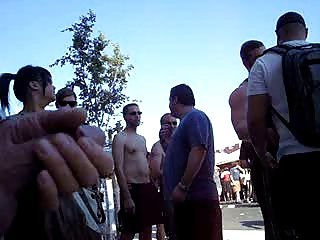 مکزیک با یک کلاه بزرگ سرخ, سگ ماده, دانلود بازی سکیس جوان